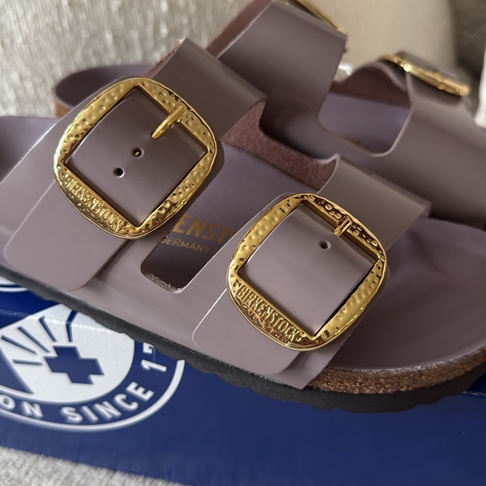 NWT Birkenstock Arizona Big Hammered Buckle High Shine Sandals Faded Purple - Picture 11 of 15